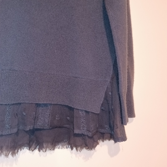 Cashmere Garnet Hill Crew Neck Lace Hem Sweater Size Medium - Picture 5 of 9